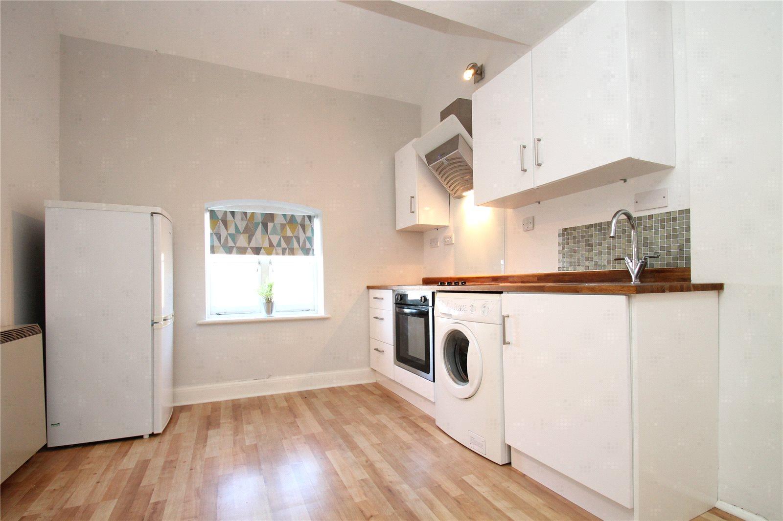 1 bedroom property to rent in Clifton Road | Robinson Michael & Jackson