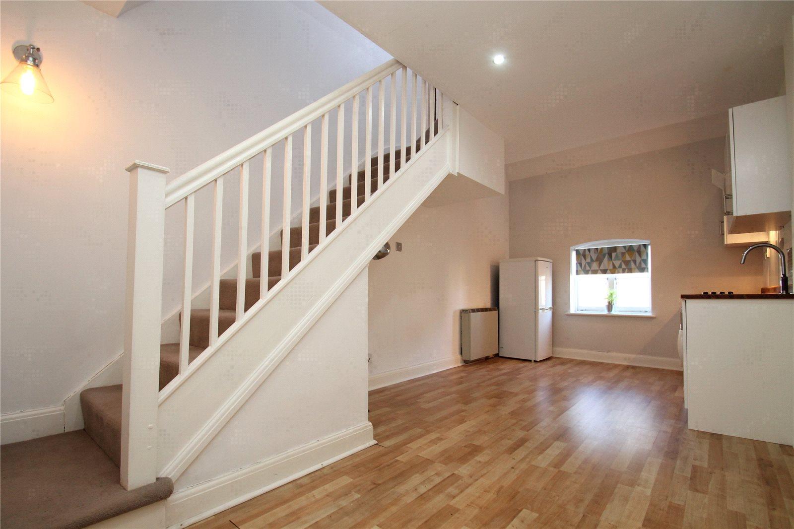1 bedroom property to rent in Clifton Road | Robinson Michael & Jackson
