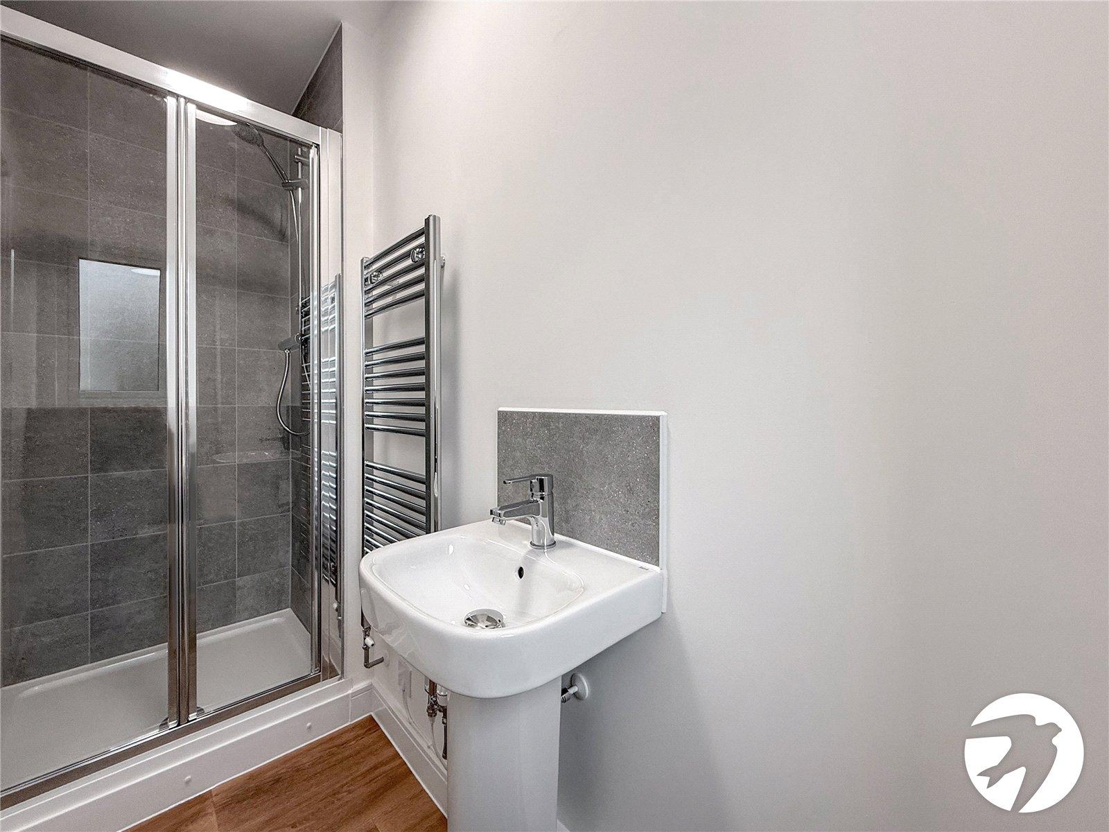 2 bedroom property to rent in Greenhithe | Robinson Michael & Jackson