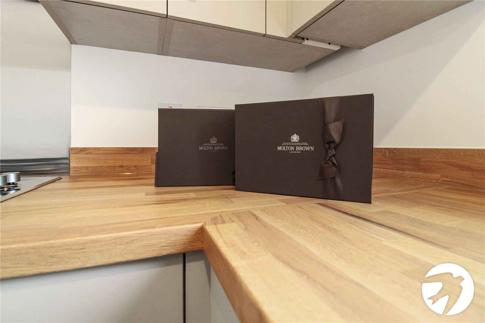 2 bedroom property to rent in Greenhithe | Robinson Michael & Jackson