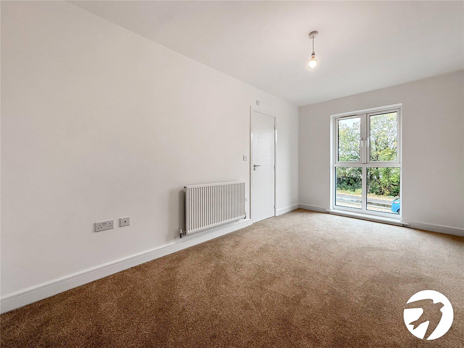 2 bedroom property to rent in Greenhithe | Robinson Michael & Jackson