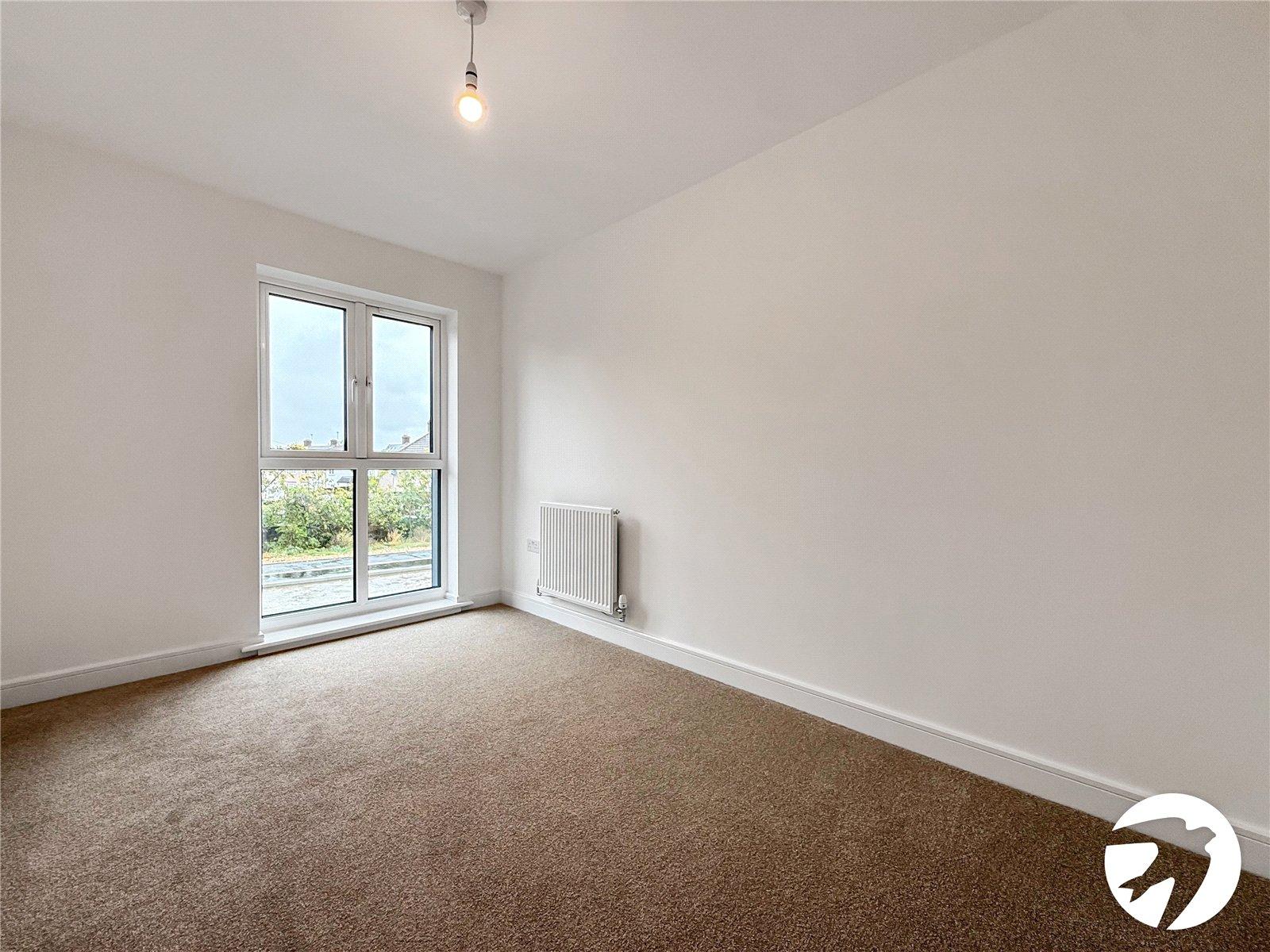 2 bedroom property to rent in Greenhithe | Robinson Michael & Jackson