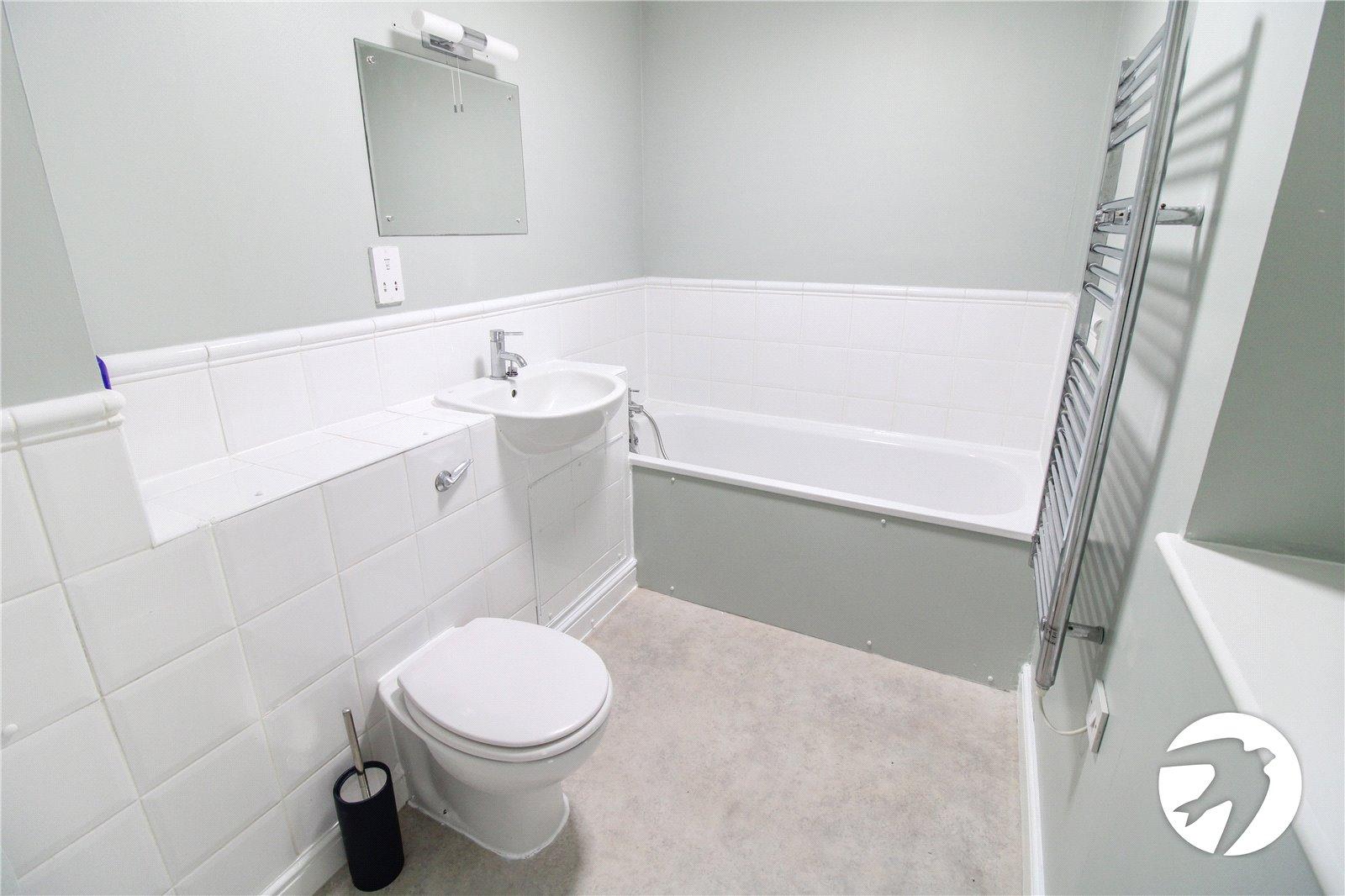 2 bedroom property to rent in West Street | Robinson Michael & Jackson