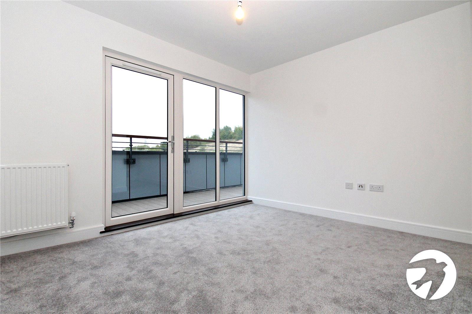 2 bedroom property to rent in Castle Hill Drive | Robinson Michael & Jackson