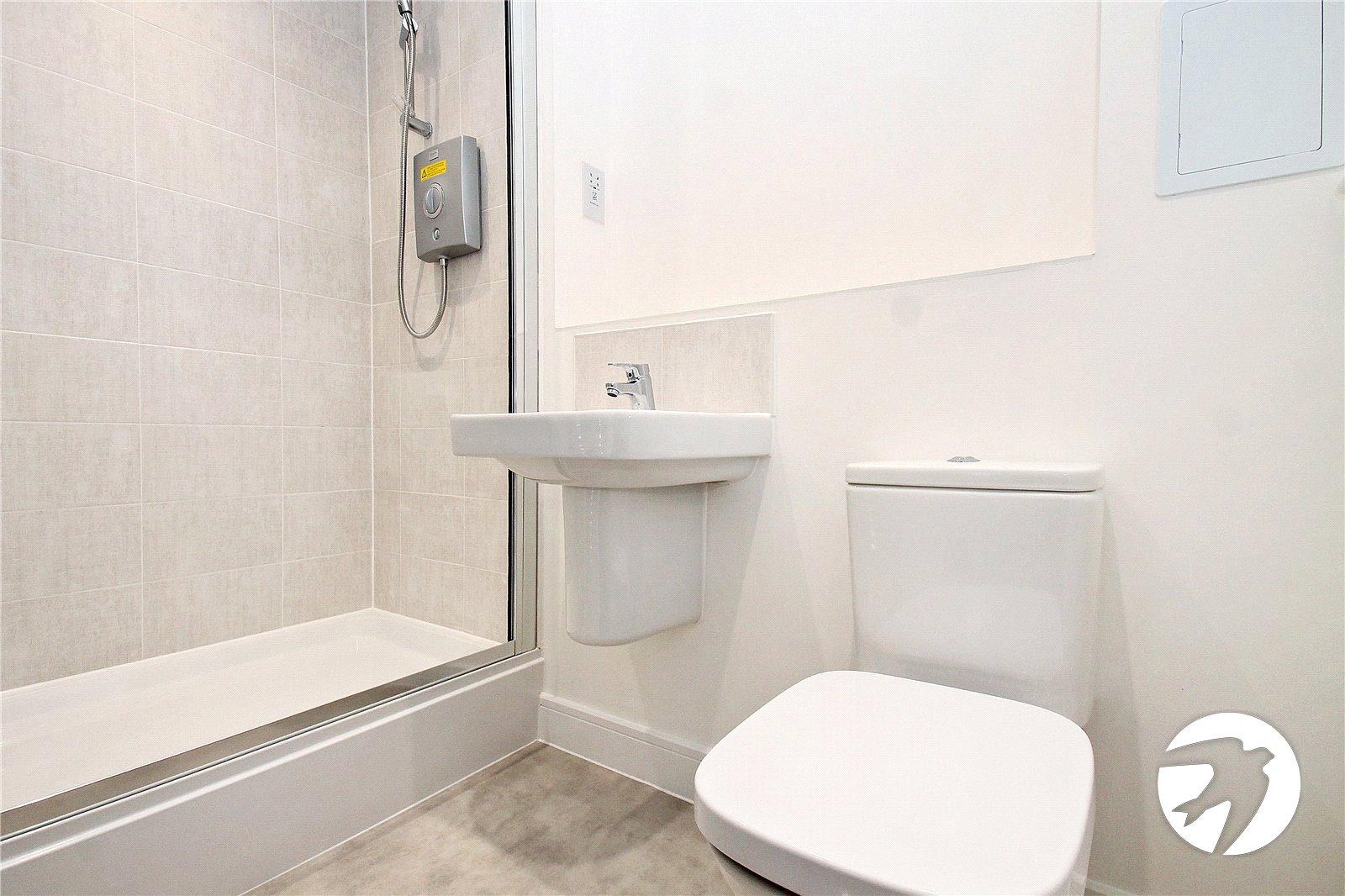 2 bedroom property to rent in Castle Hill Drive | Robinson Michael & Jackson