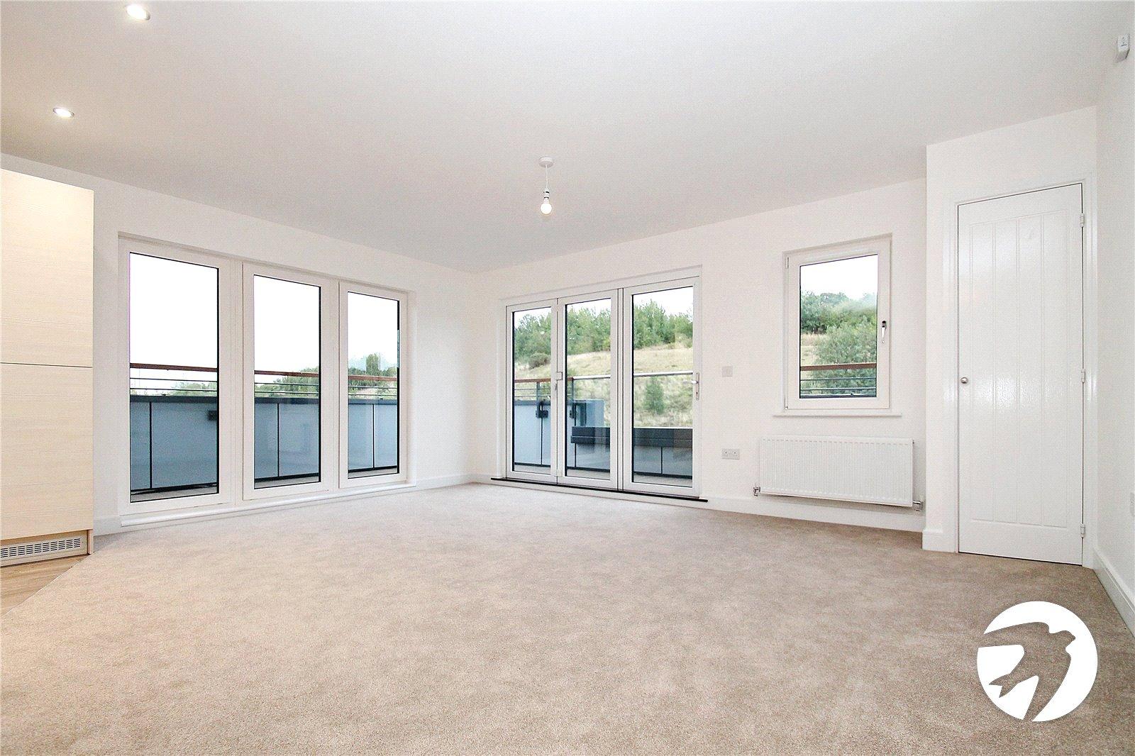 2 bedroom property to rent in Castle Hill Drive | Robinson Michael & Jackson