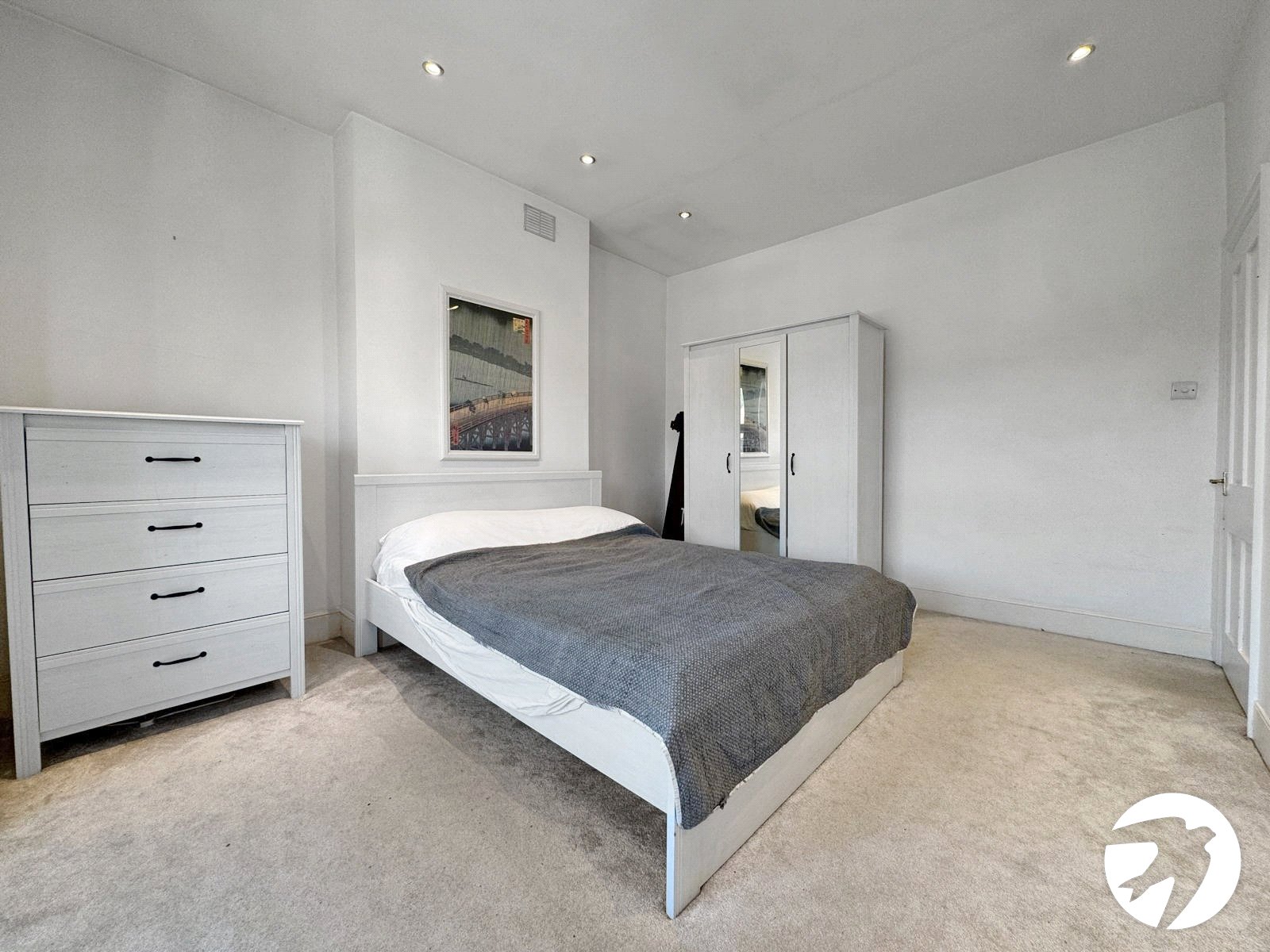 3 bedroom house to rent in London | Robinson Jackson