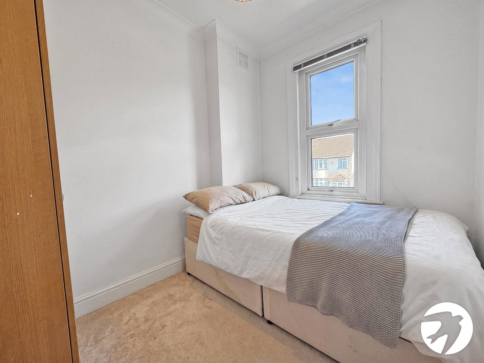 3 bedroom house to rent in London | Robinson Jackson