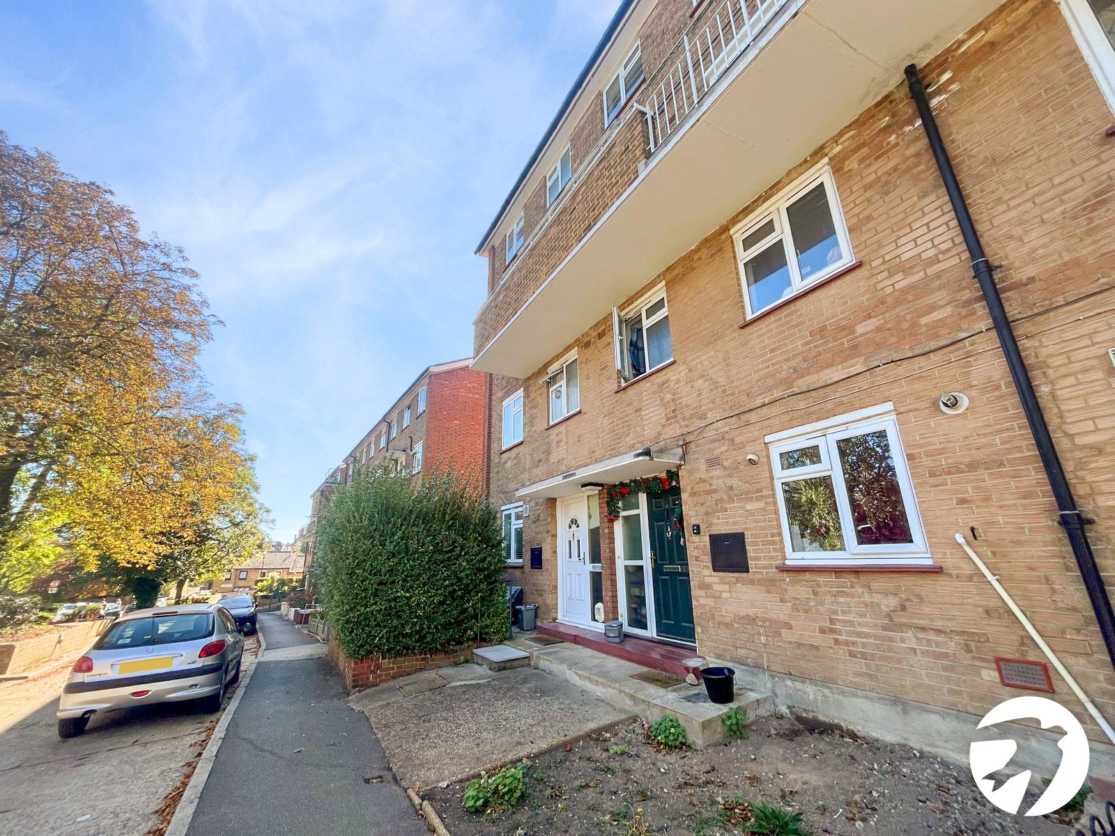 2 bedroom property to rent in London | Robinson Jackson