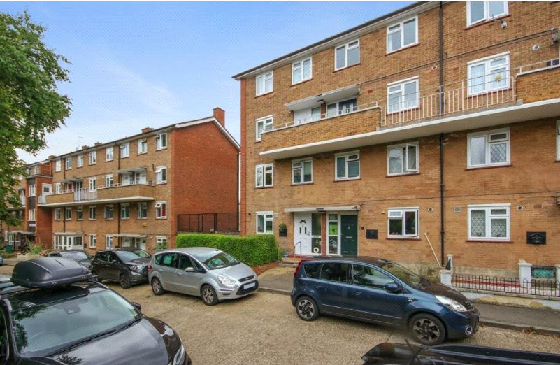 2 bedroom property to rent in London | Robinson Jackson