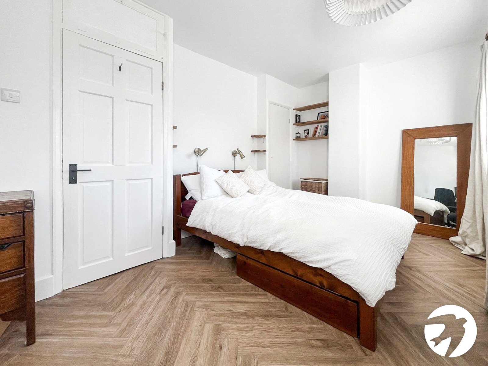 2 bedroom property to rent in London | Robinson Jackson
