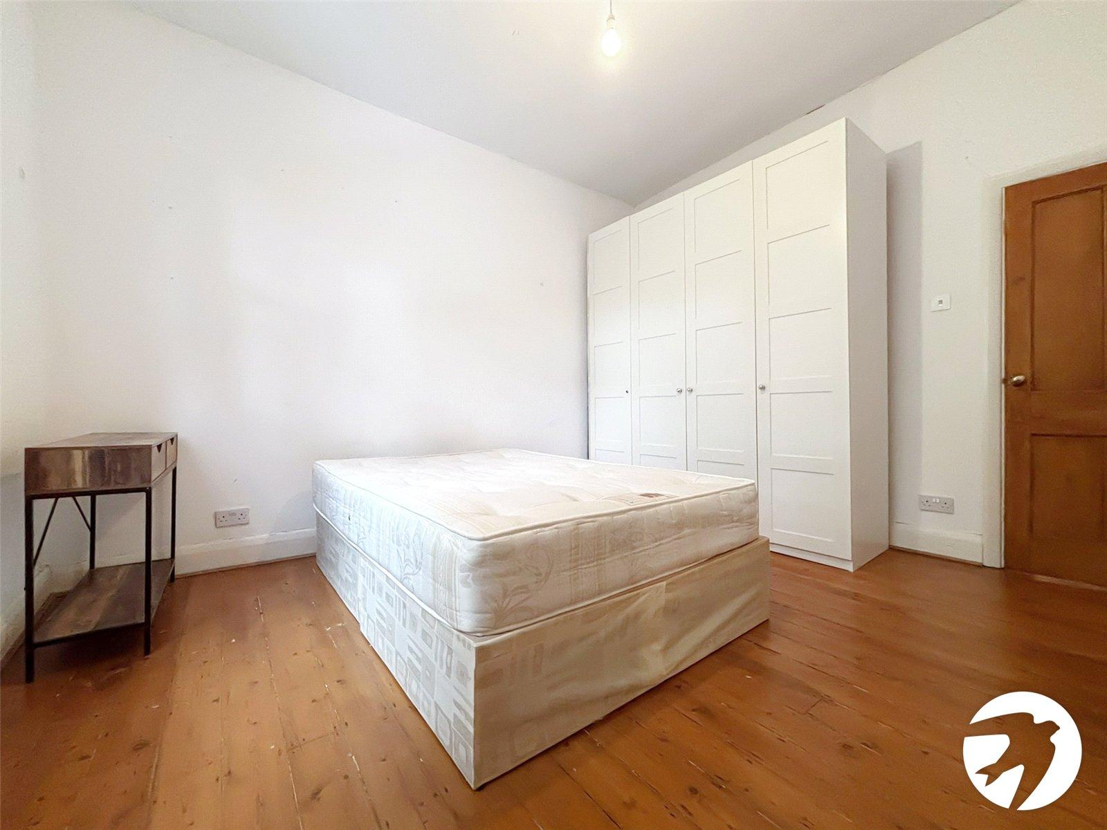4 bedroom house to rent in London | Robinson Jackson