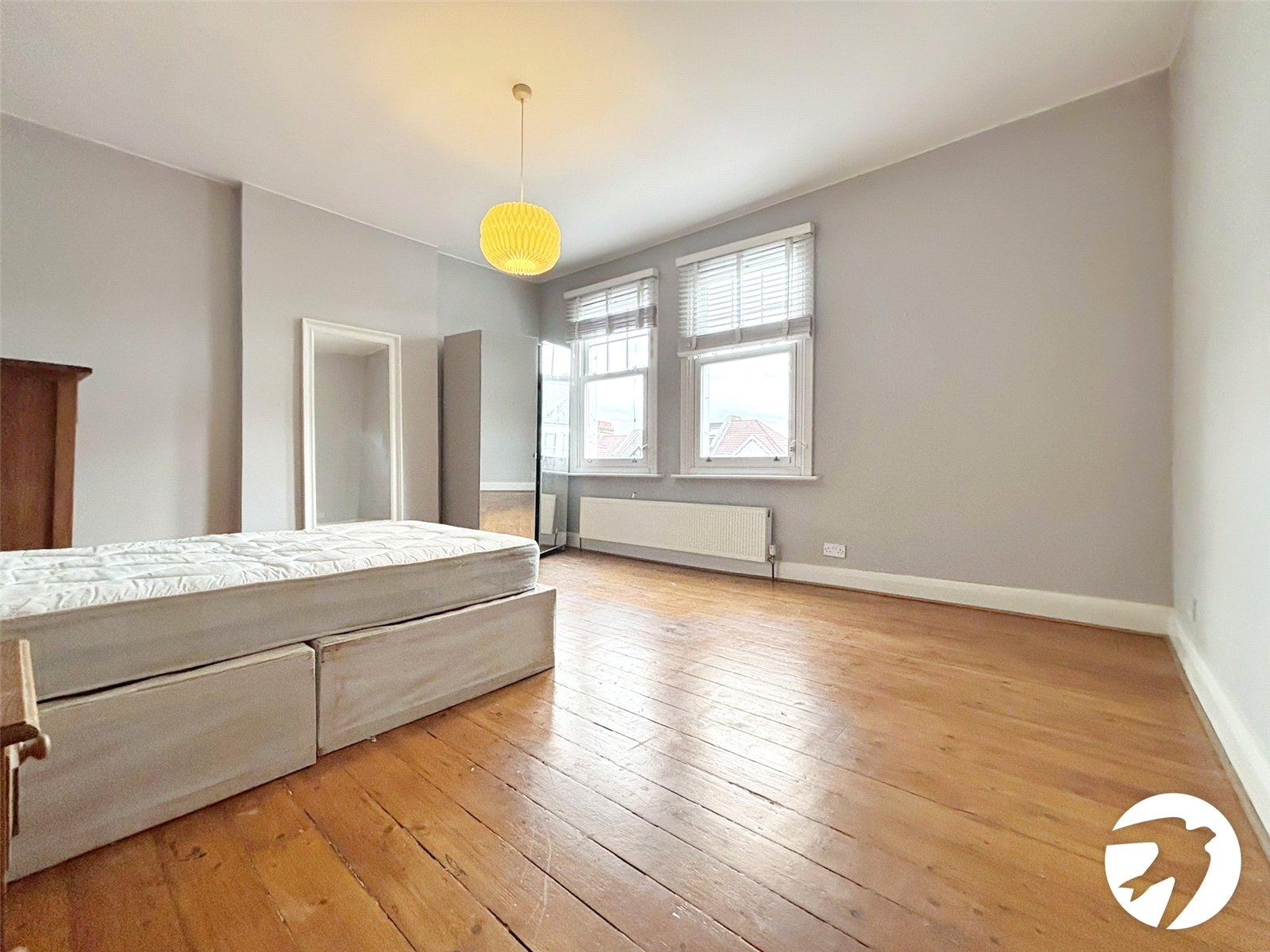 4 bedroom house to rent in London | Robinson Jackson