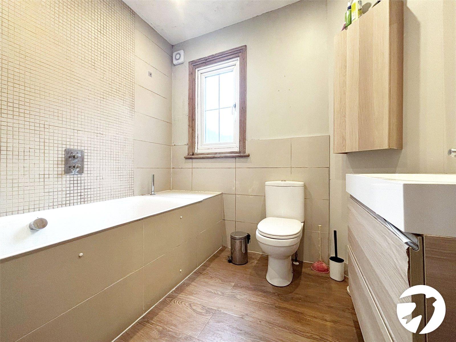 4 bedroom house to rent in London | Robinson Jackson