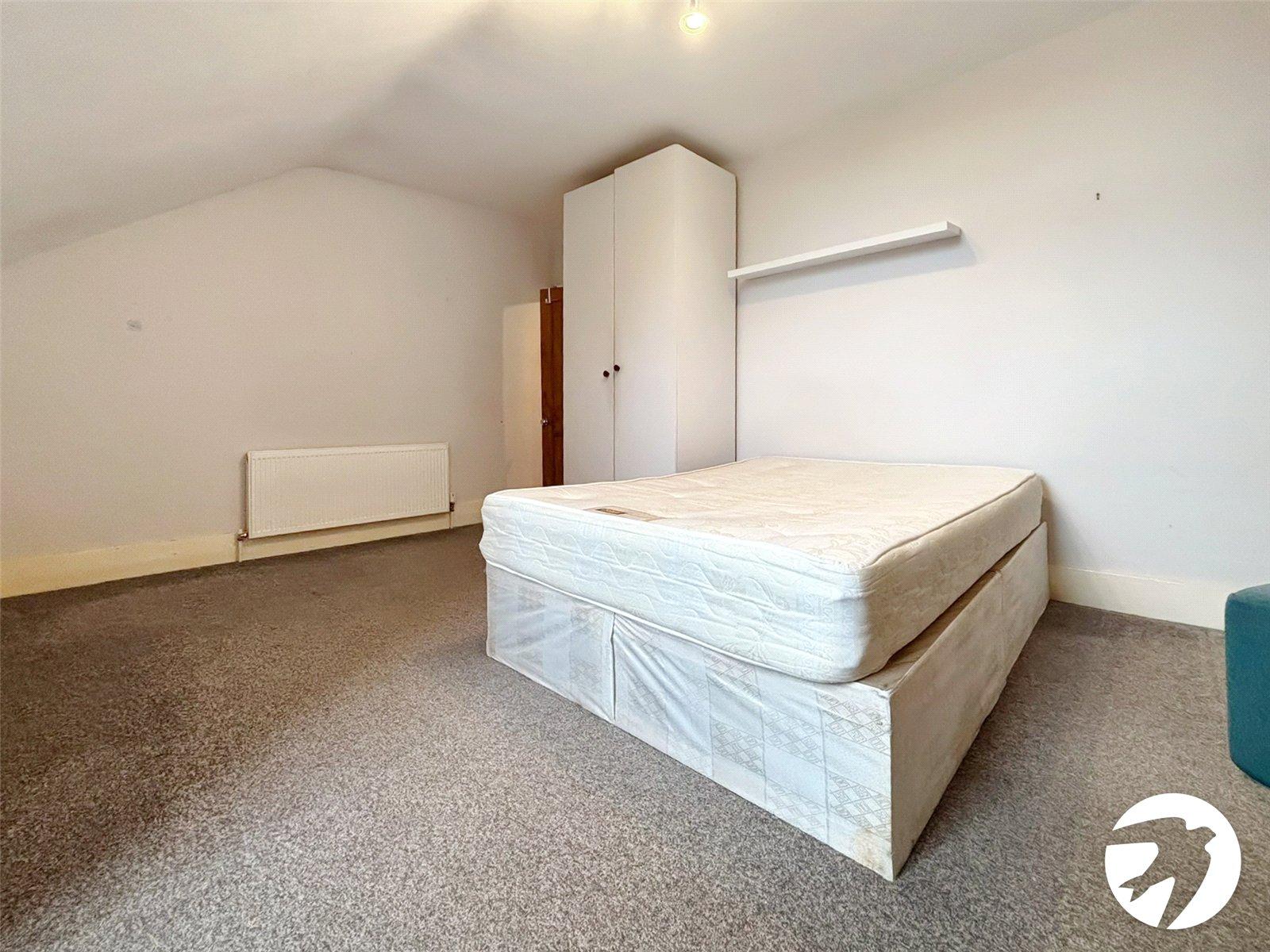 4 bedroom house to rent in London | Robinson Jackson