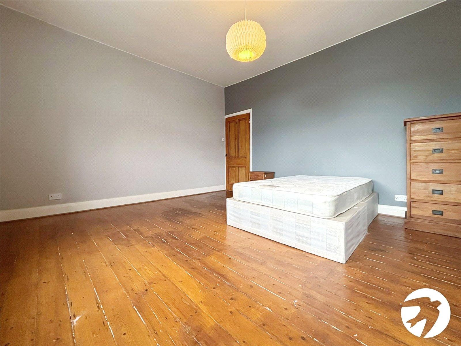 4 bedroom house to rent in London | Robinson Jackson
