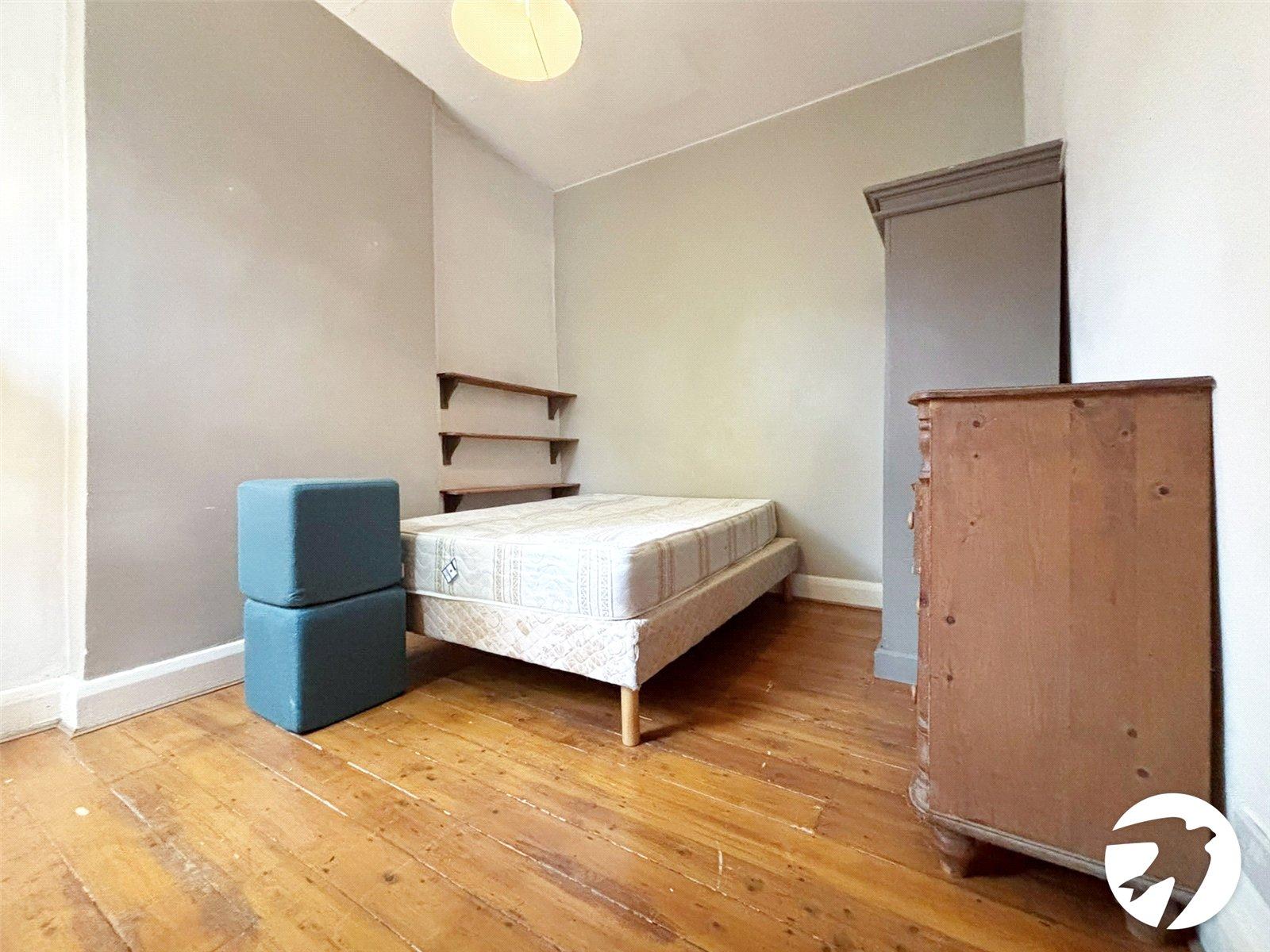 4 bedroom house to rent in London | Robinson Jackson
