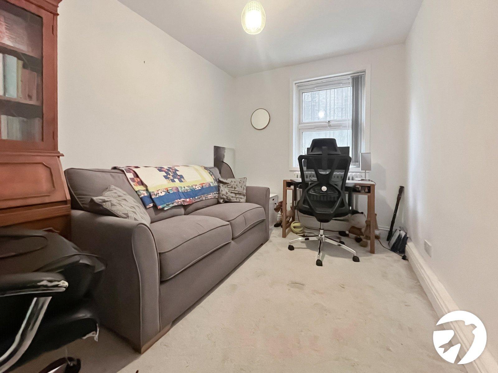 2 bedroom property to rent in London | Robinson Jackson