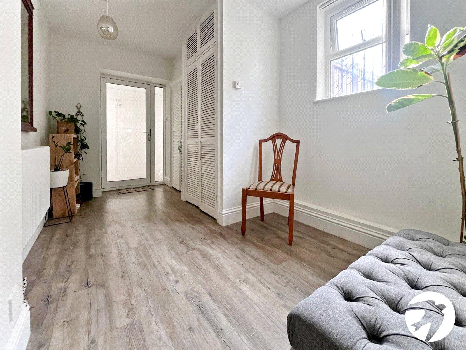 2 bedroom property to rent in London | Robinson Jackson