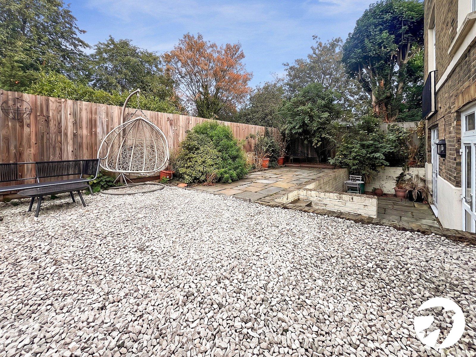 2 bedroom property to rent in London | Robinson Jackson