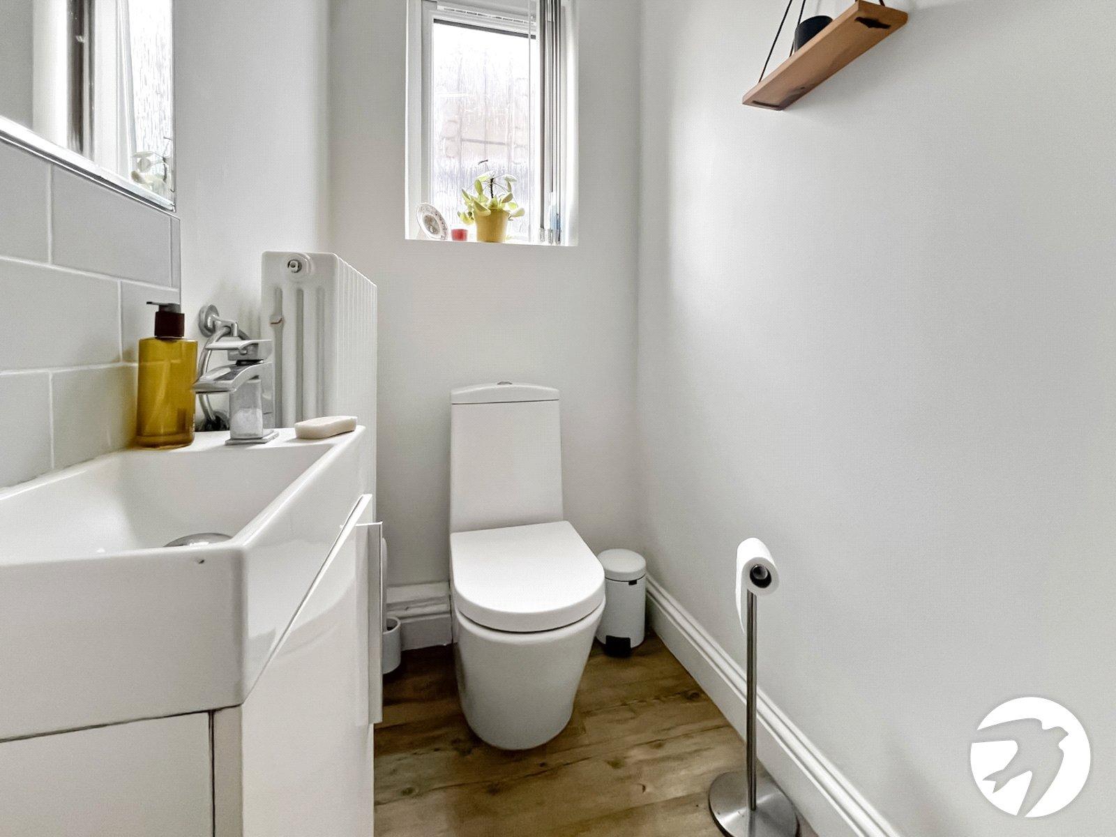 2 bedroom property to rent in London | Robinson Jackson