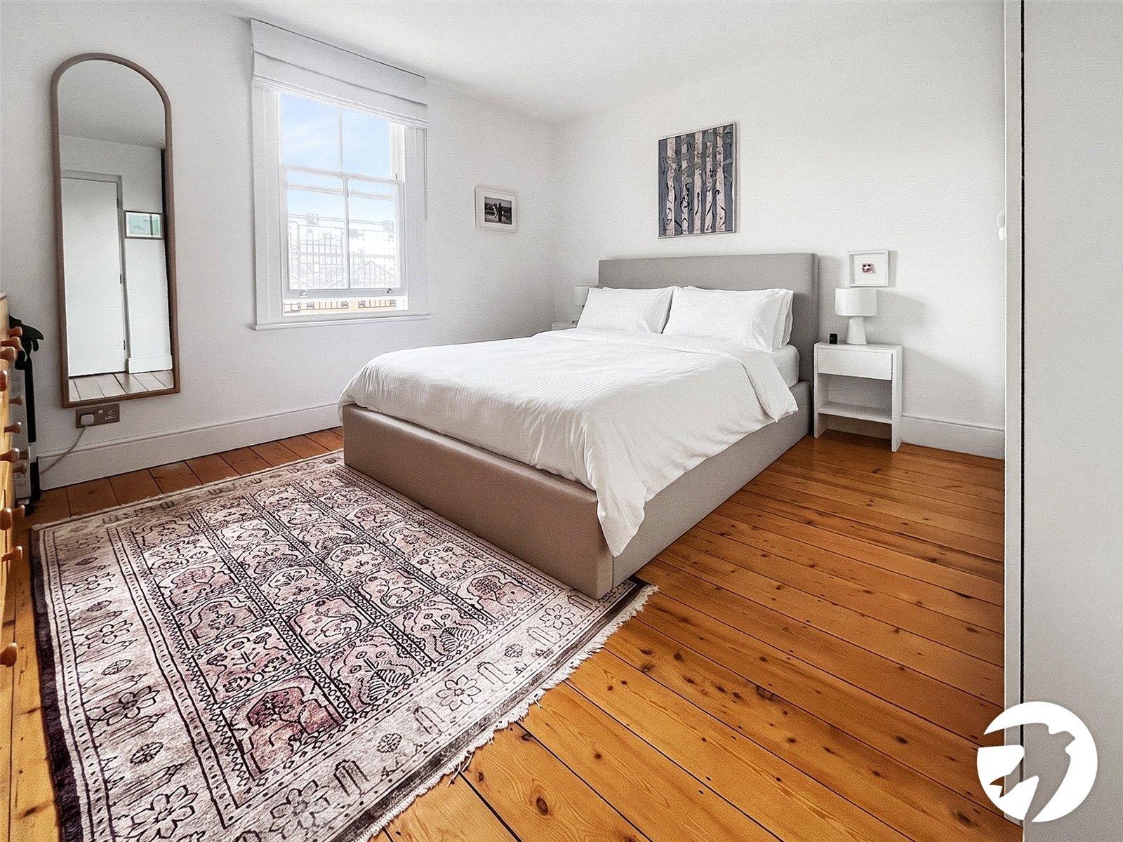 2 bedroom property to rent in London | Robinson Jackson
