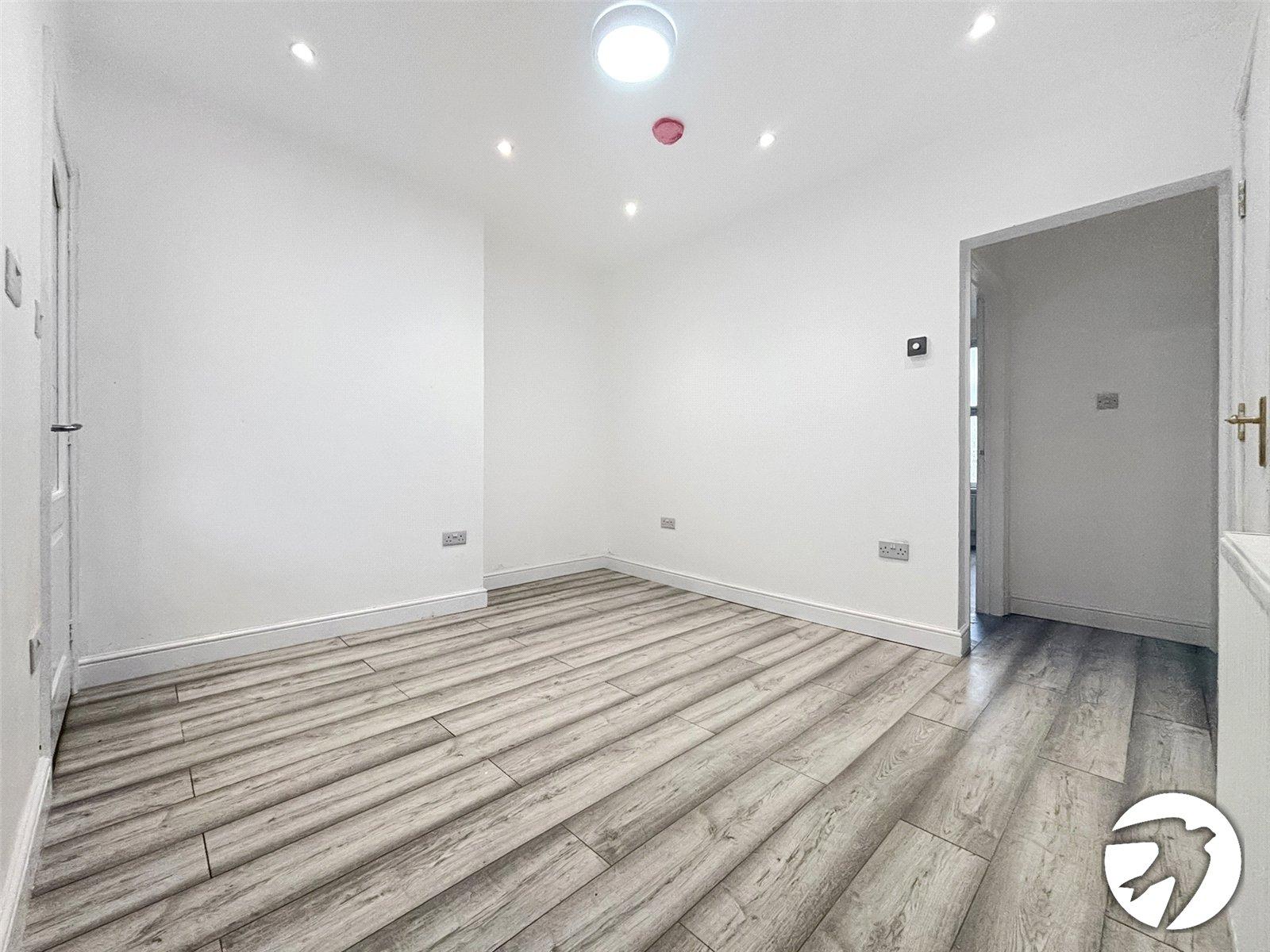 2 bedroom property to rent in London | Robinson Jackson