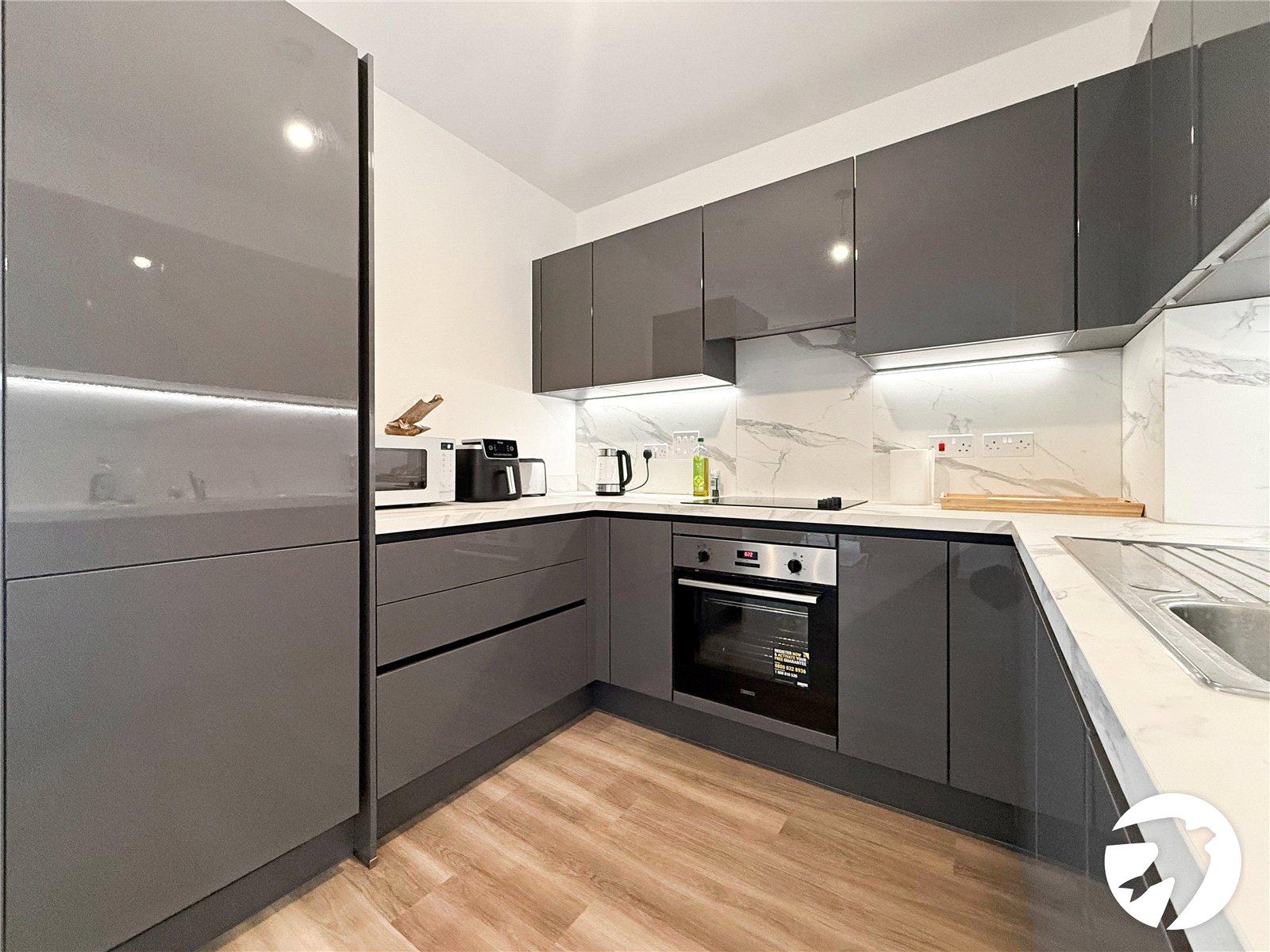 2 bedroom property to rent in London | Robinson Jackson