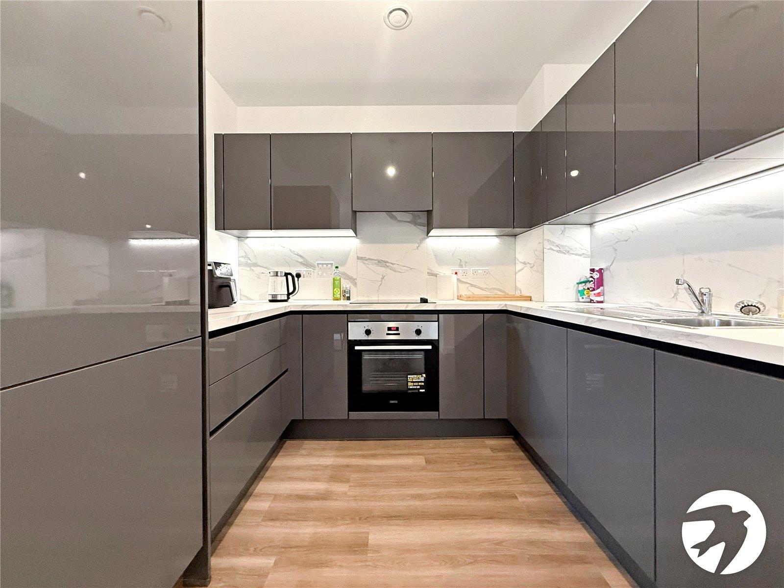2 bedroom property to rent in London | Robinson Jackson