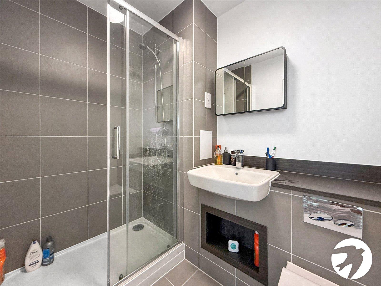 2 bedroom property to rent in London | Robinson Jackson