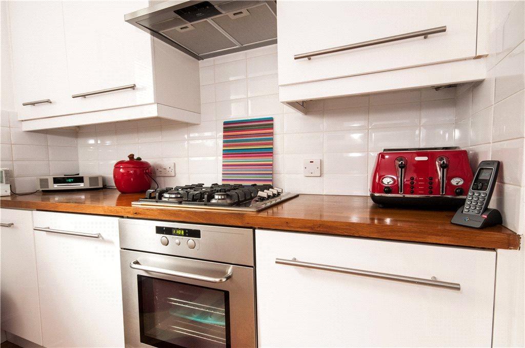 2 bedroom property to rent in Catford | Robinson Jackson