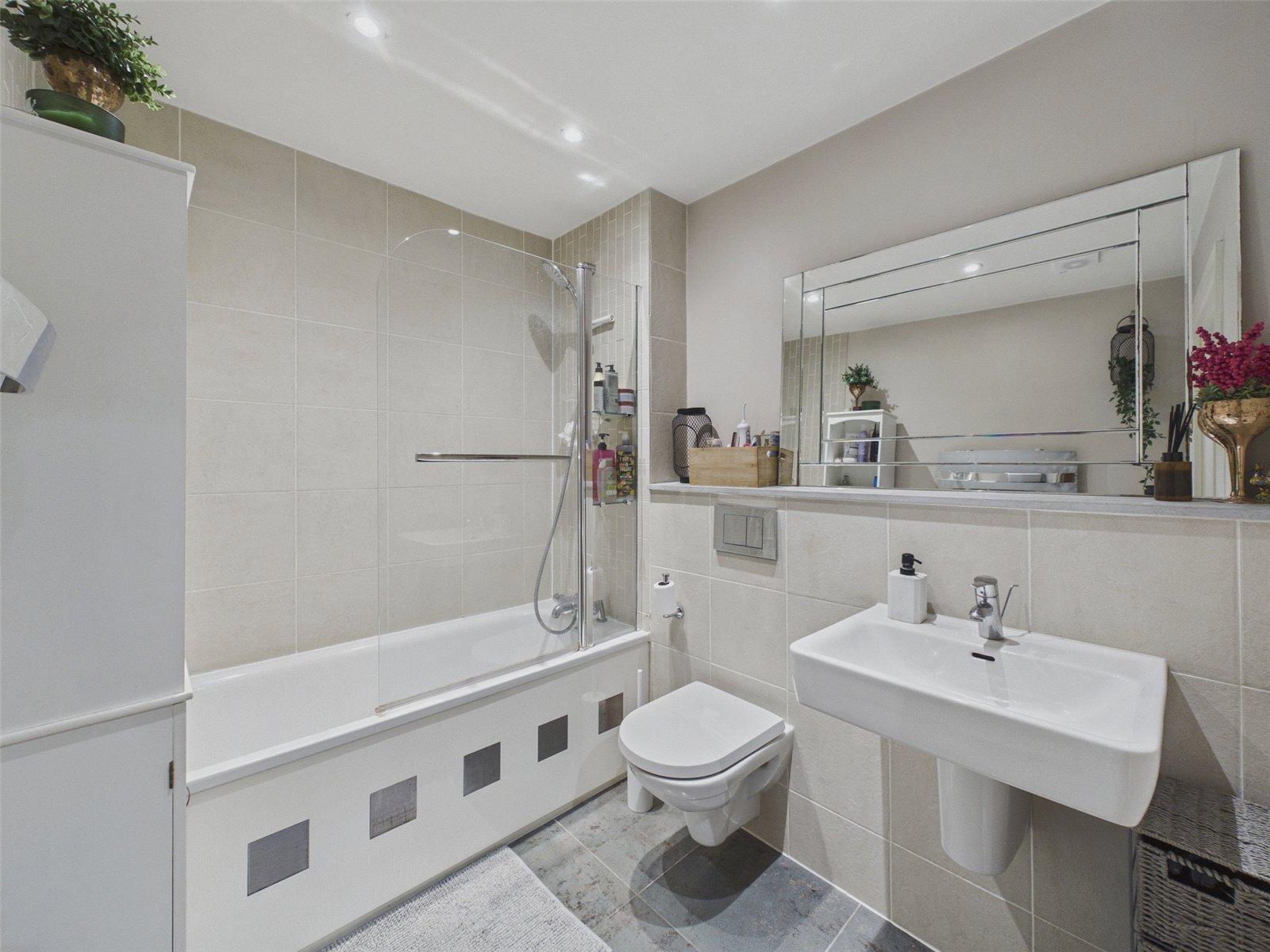 1 bedroom property for sale in London | Robinson Jackson
