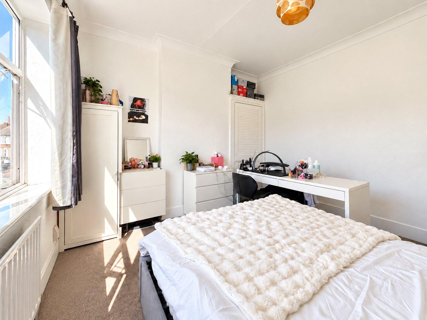 3 bedroom house for sale in London | Robinson Jackson