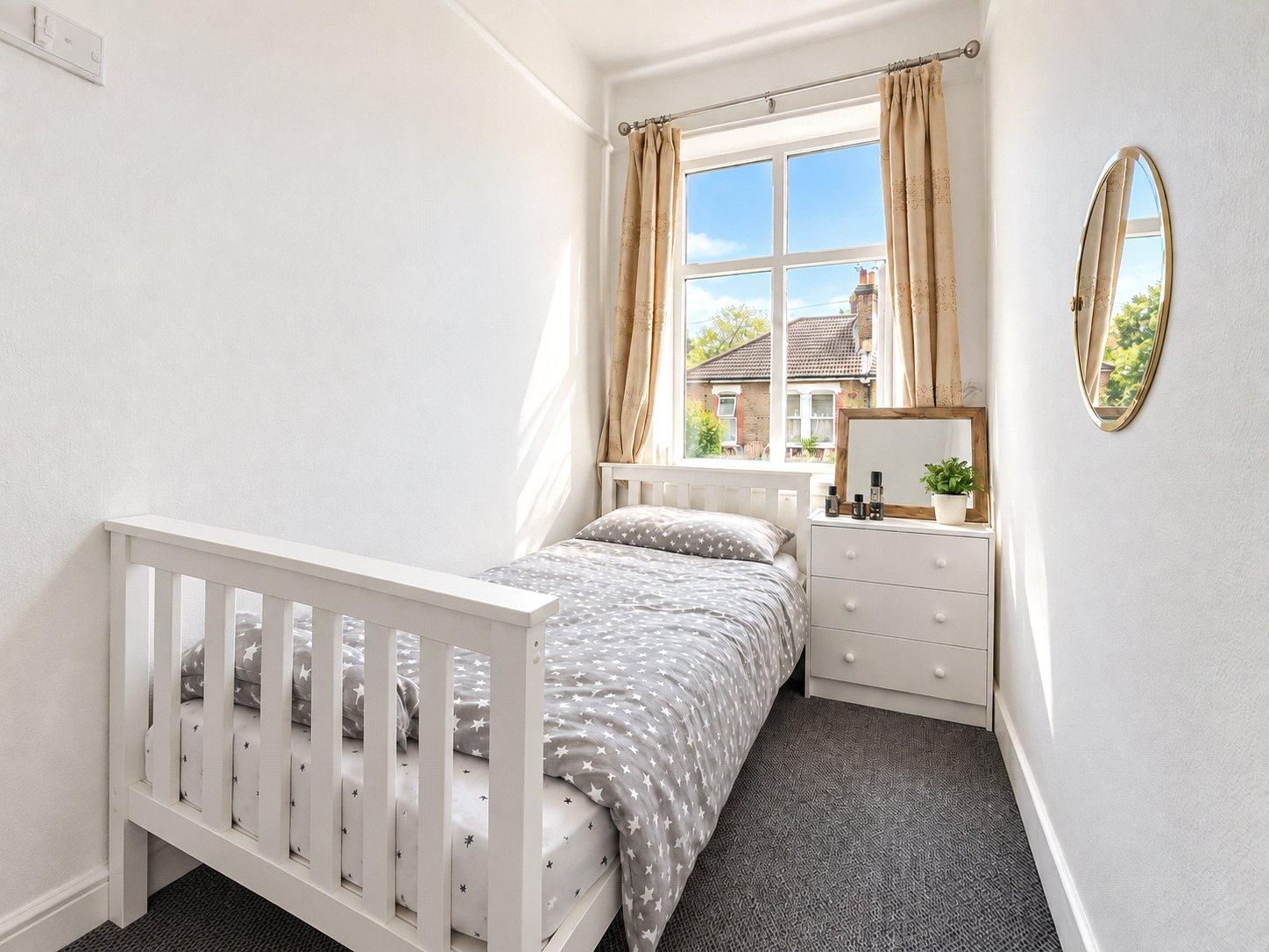 3 bedroom house for sale in London | Robinson Jackson
