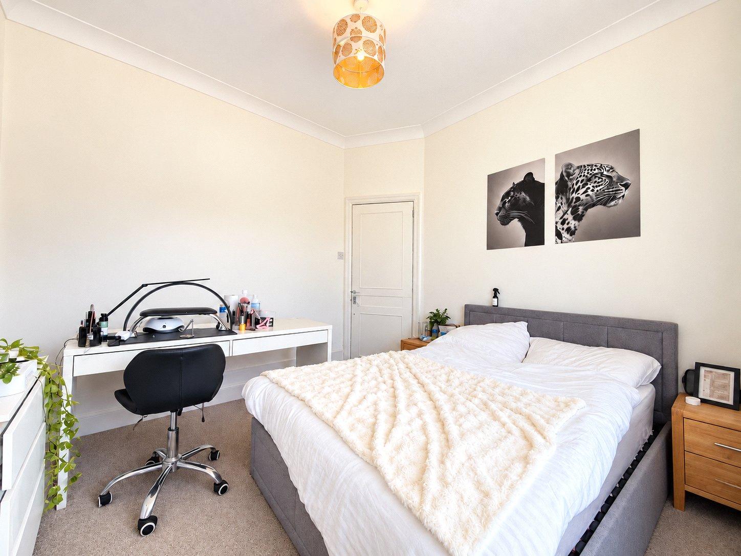 3 bedroom house for sale in London | Robinson Jackson