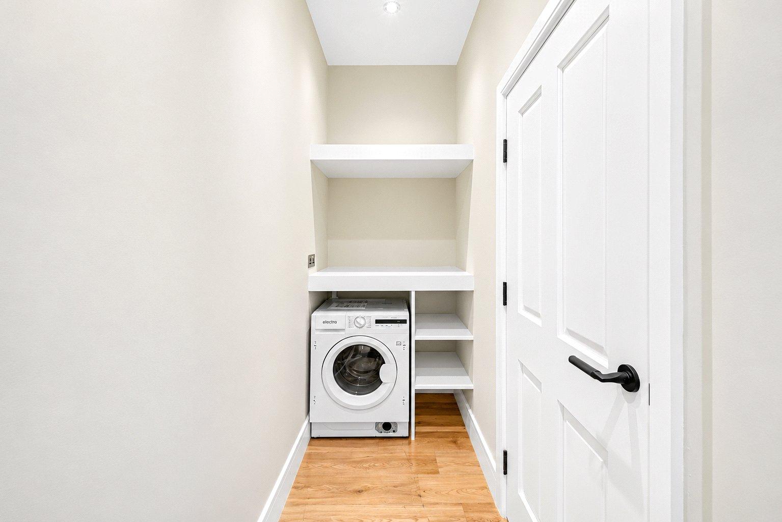 2 bedroom property for sale in London | Robinson Jackson