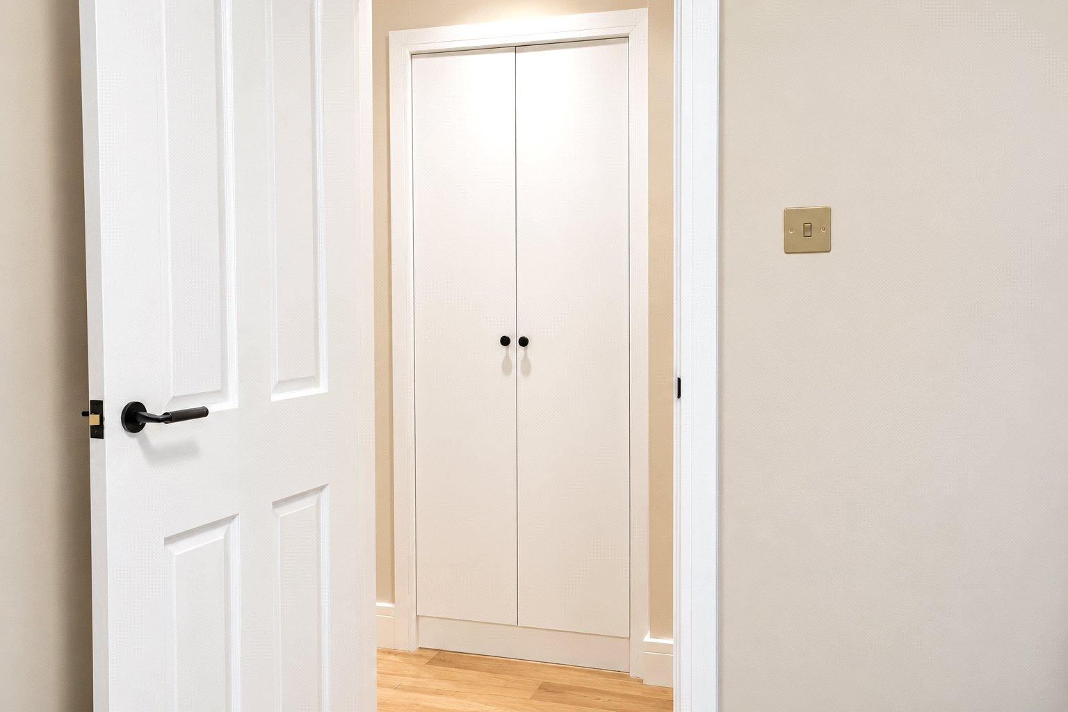 2 bedroom property for sale in London | Robinson Jackson