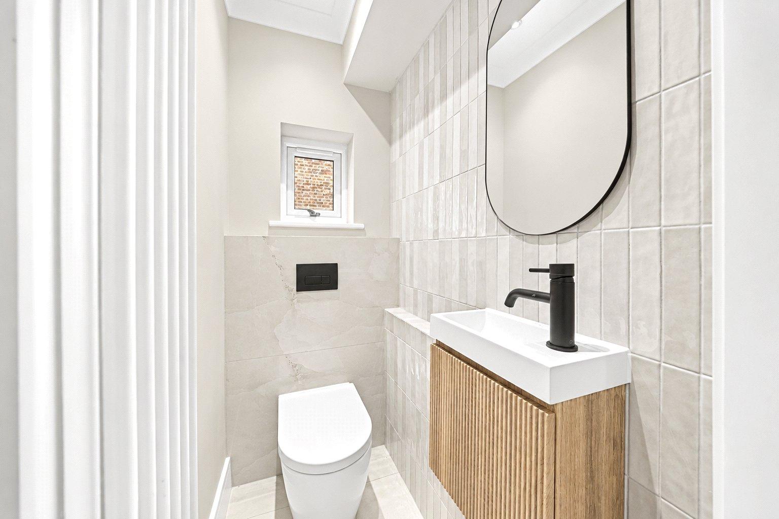 2 bedroom property for sale in London | Robinson Jackson