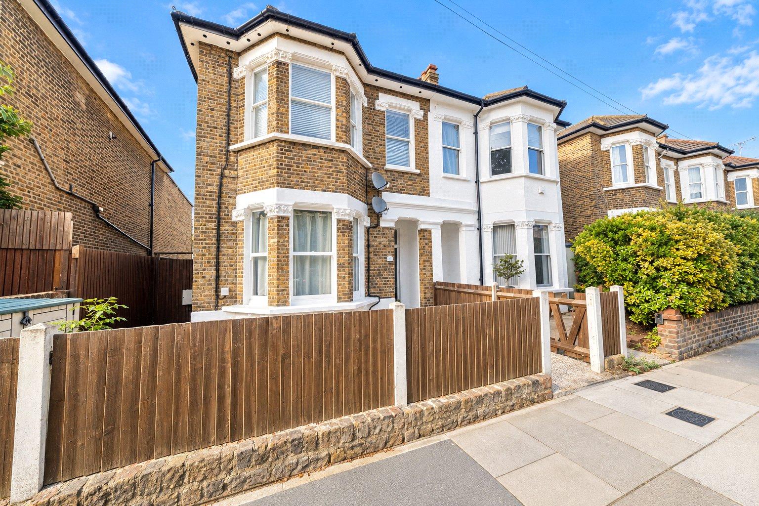 2 bedroom property for sale in London | Robinson Jackson