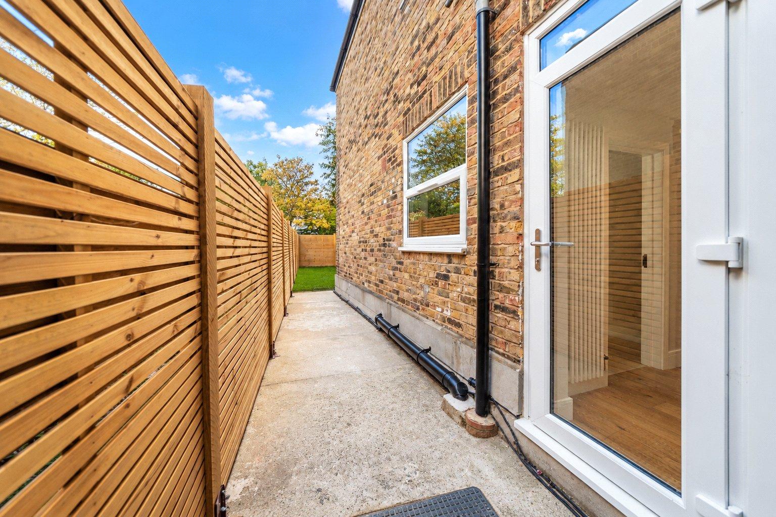 2 bedroom property for sale in London | Robinson Jackson
