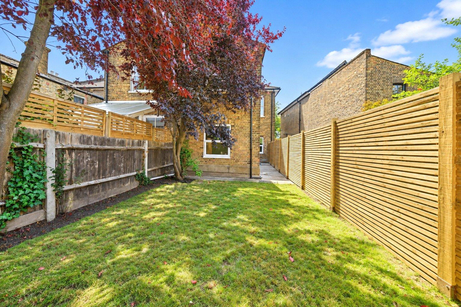 2 bedroom property for sale in London | Robinson Jackson