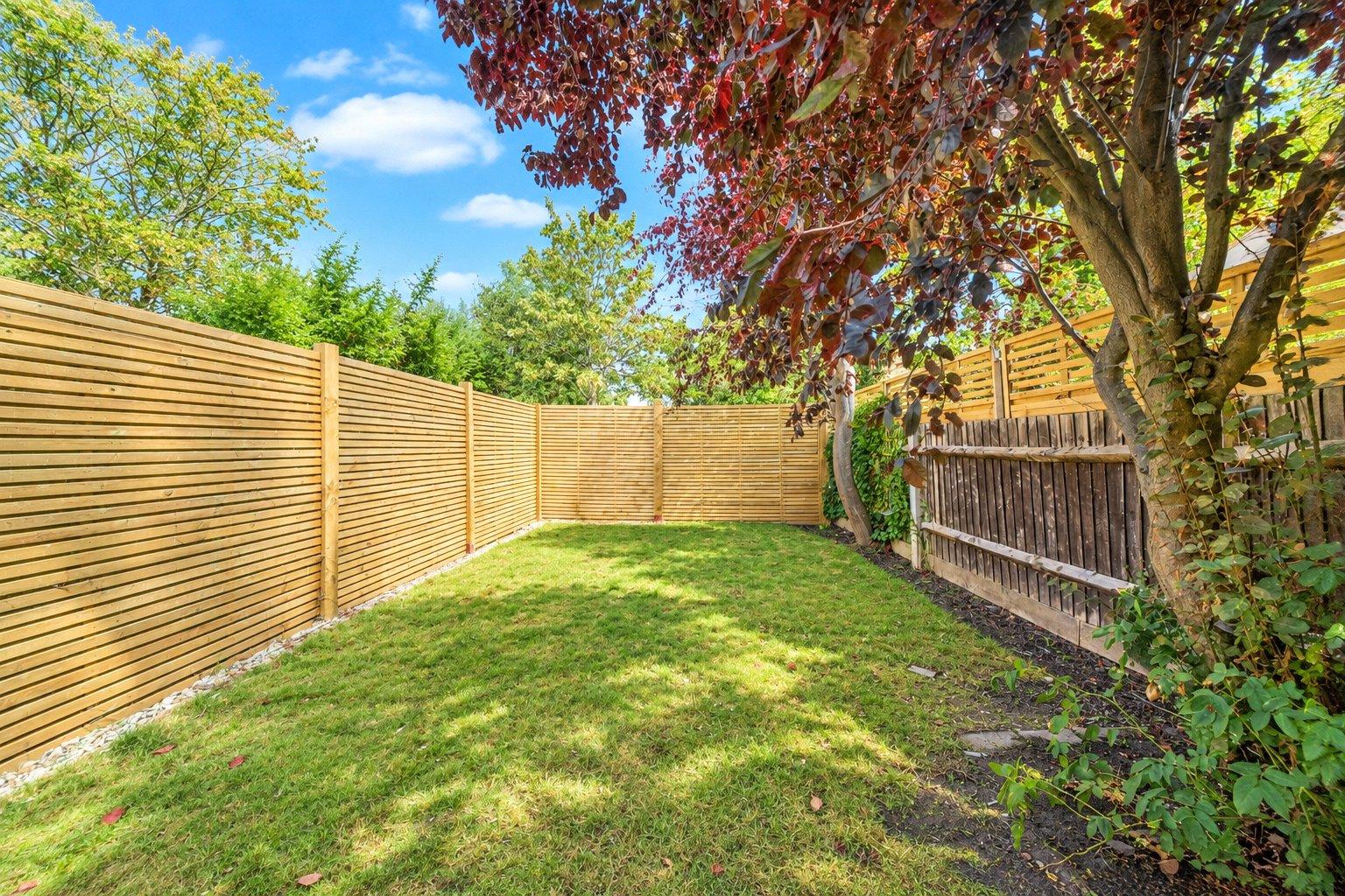 2 bedroom property for sale in London | Robinson Jackson