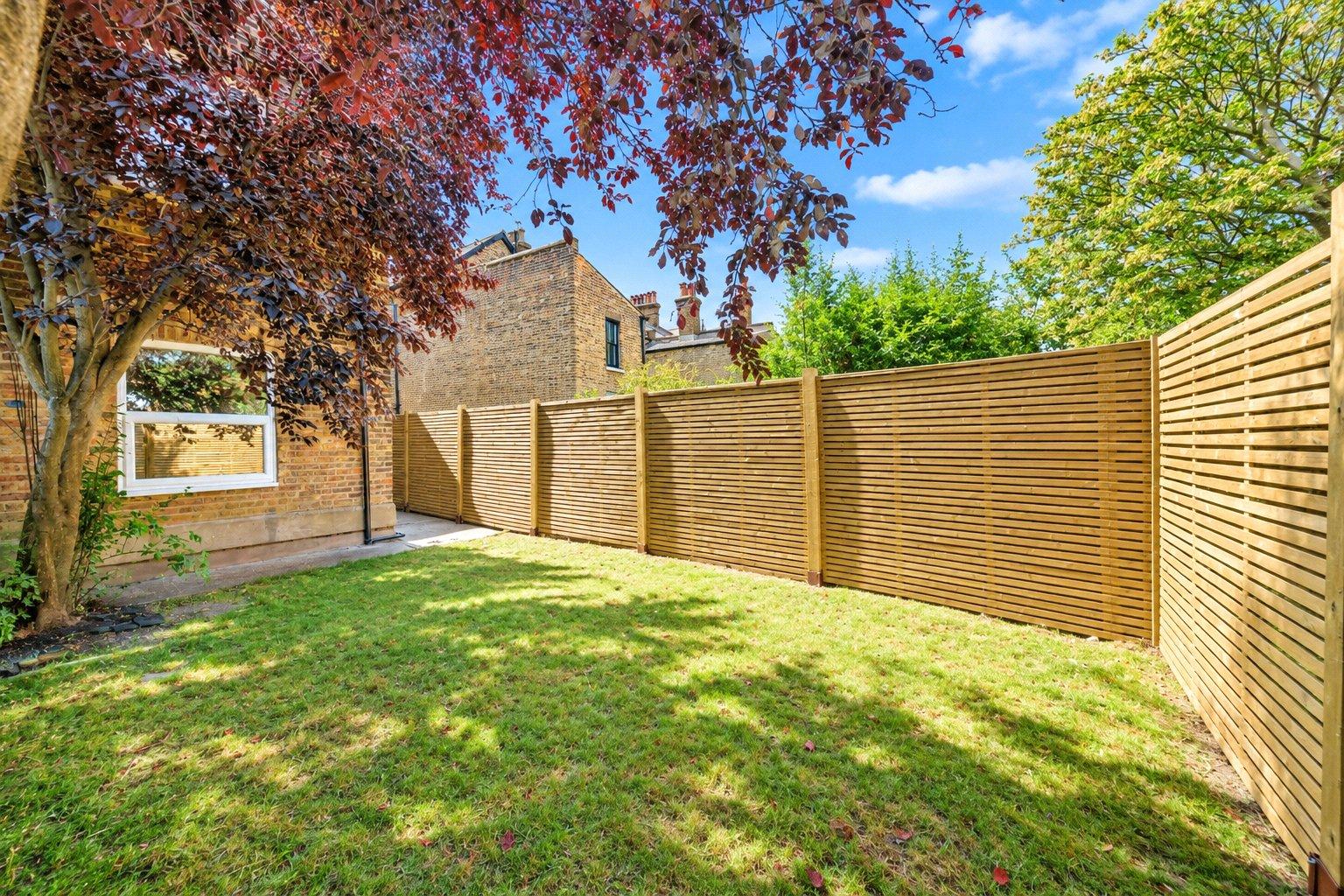 2 bedroom property for sale in London | Robinson Jackson