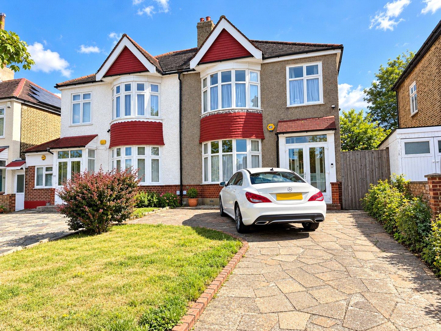 3 bedroom house for sale in London | Robinson Jackson