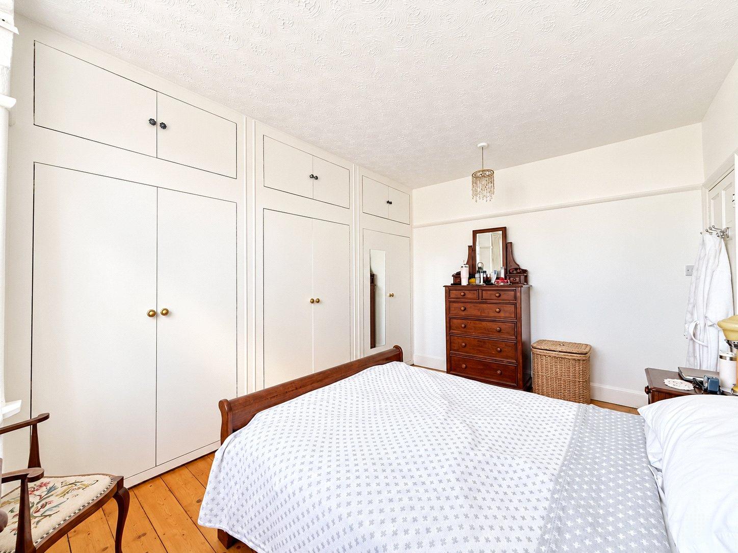 3 bedroom house for sale in London | Robinson Jackson