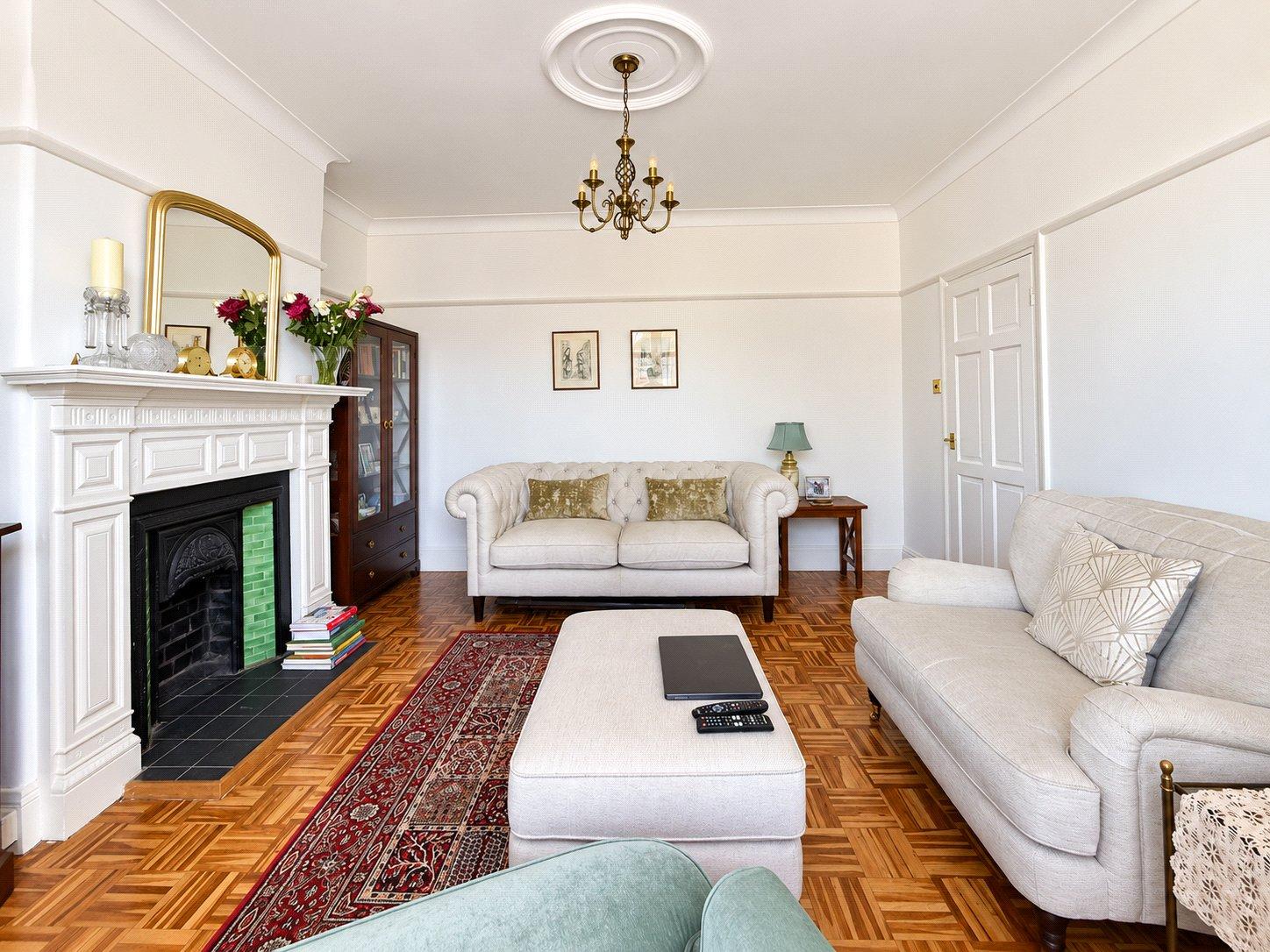 3 bedroom house for sale in London | Robinson Jackson