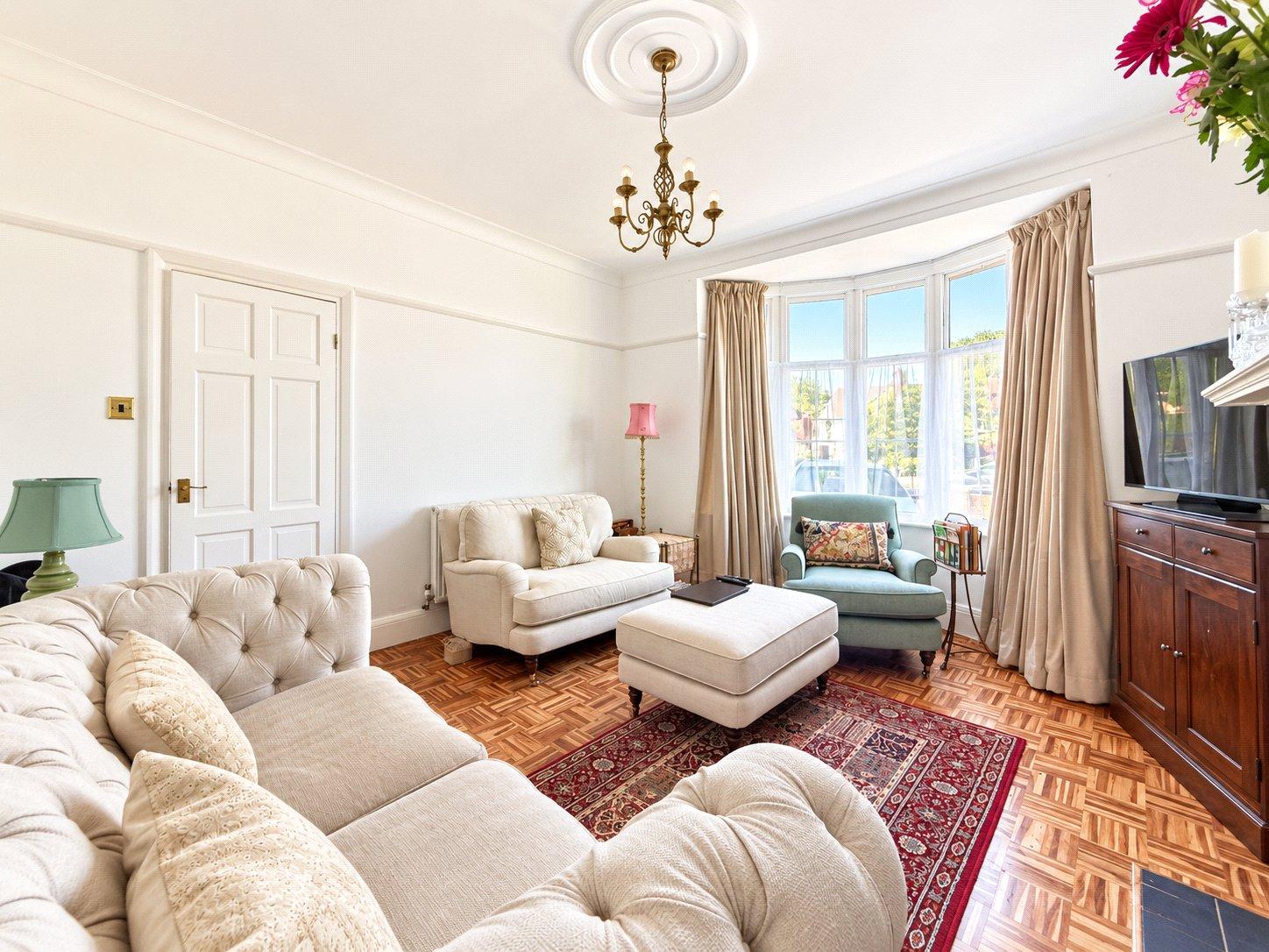3 bedroom house for sale in London | Robinson Jackson