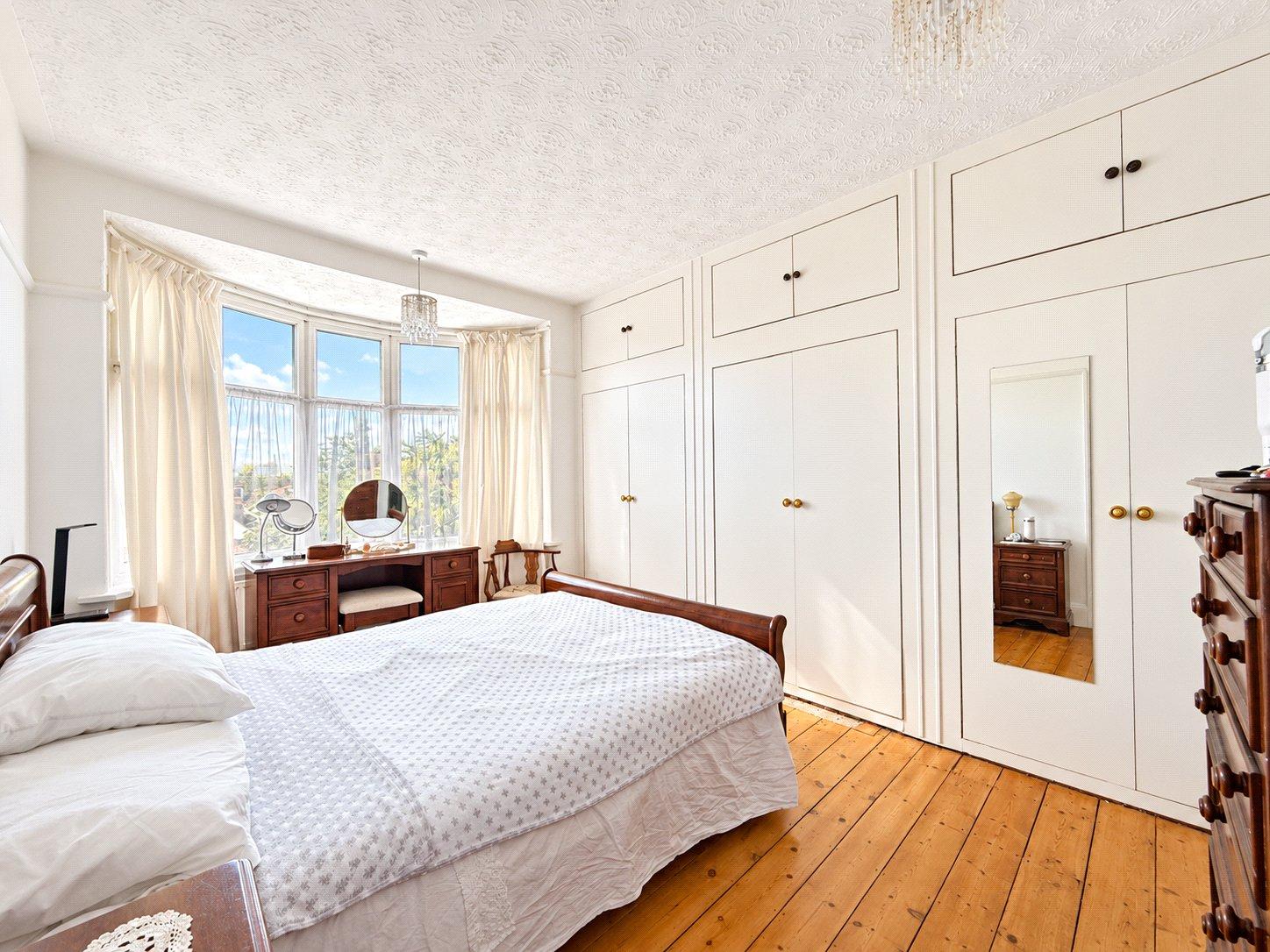 3 bedroom house for sale in London | Robinson Jackson