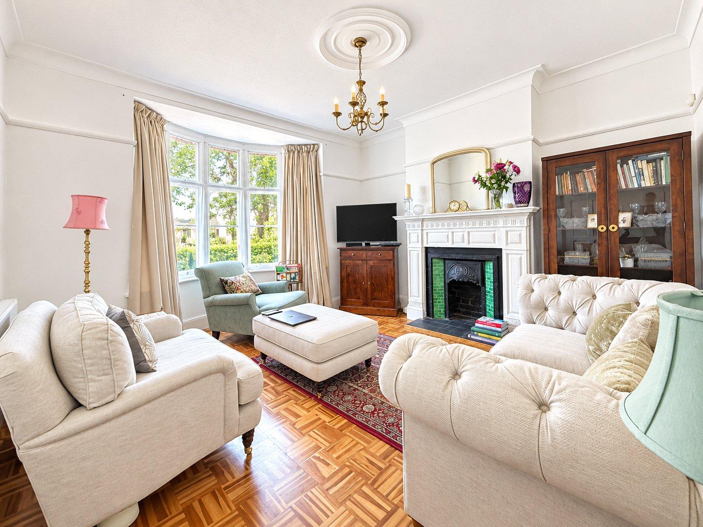 3 bedroom house for sale in London | Robinson Jackson