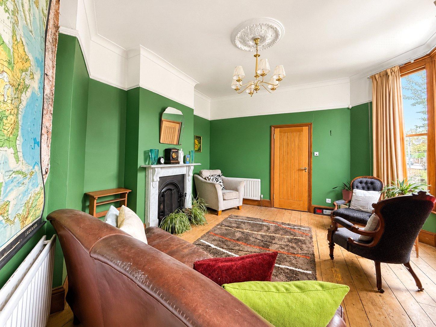 3 bedroom house for sale in London | Robinson Jackson